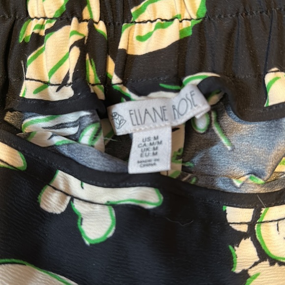 Women’s  flower and leaf flowy summer pants - Picture 5 of 7